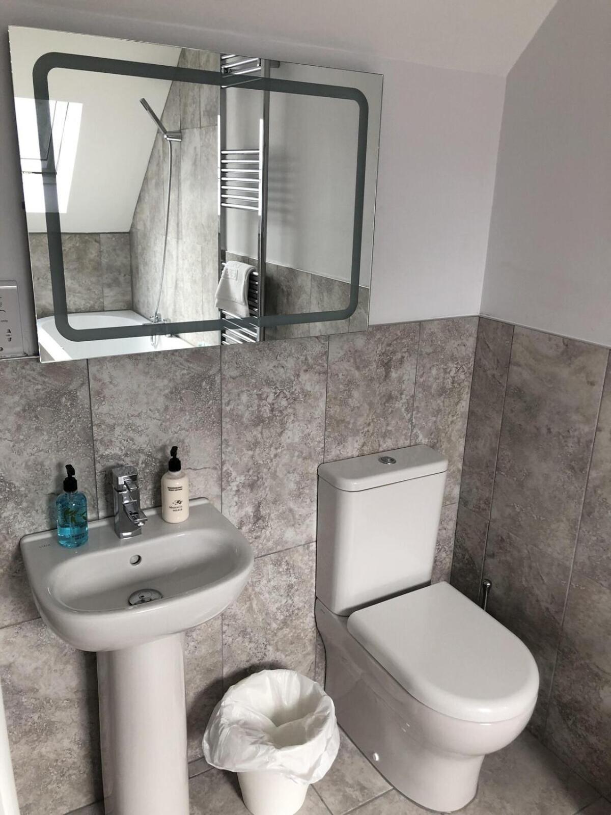 Hamilton Arms Suites Midhurst Room photo