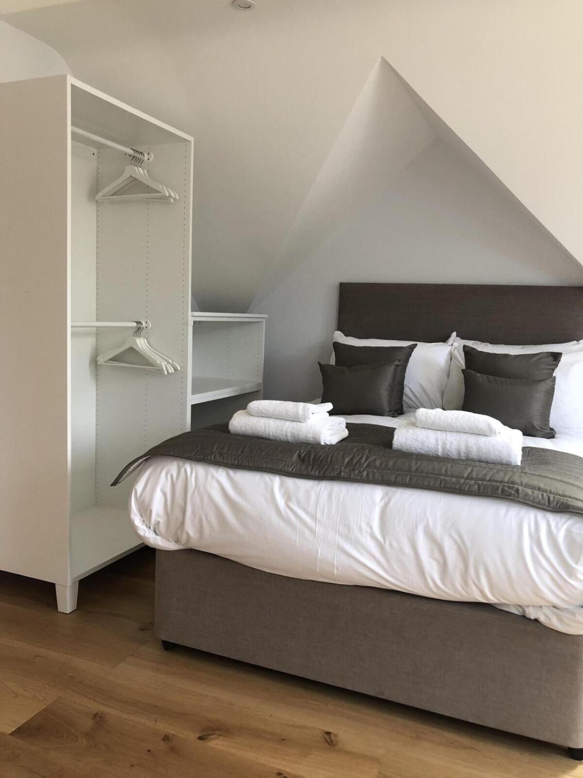 Hamilton Arms Suites Midhurst Room photo